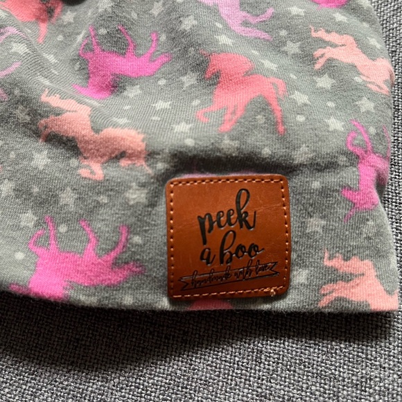 Peek a boo hat - Picture 2 of 3